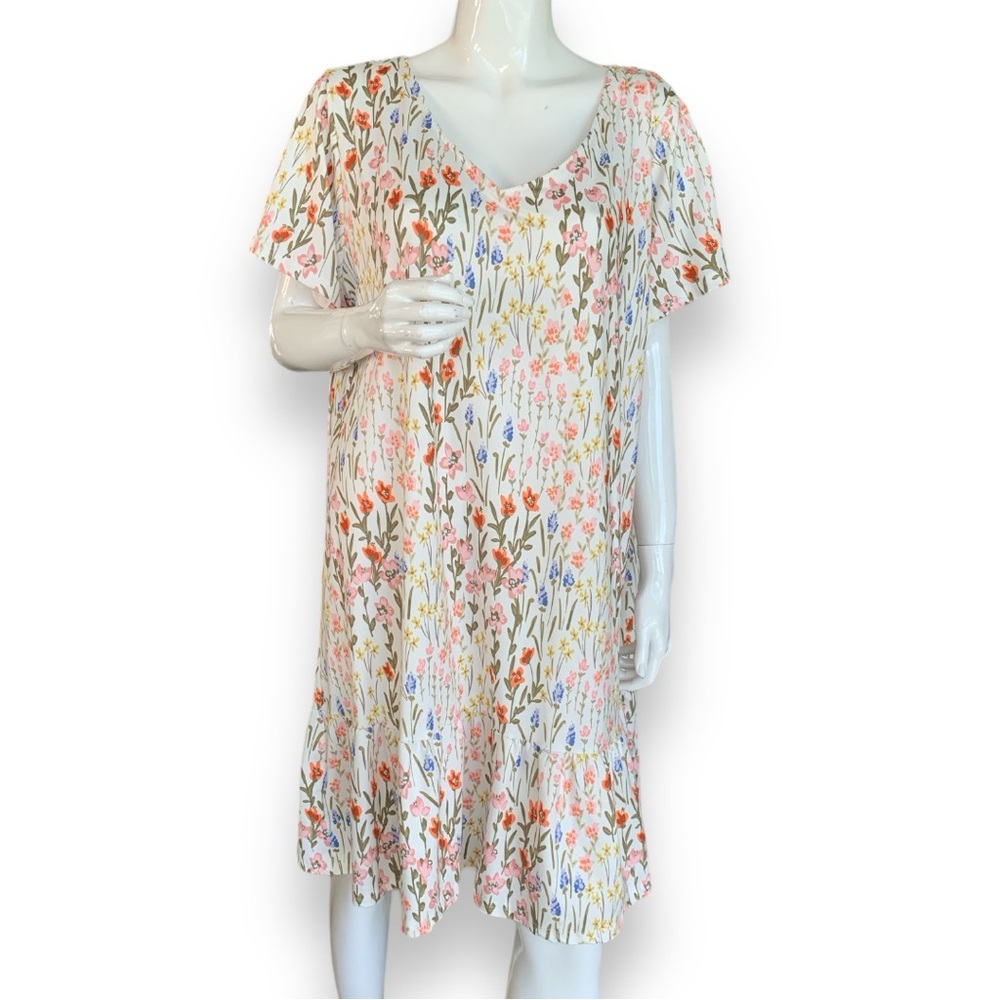 PINK DAISY CREAM DRESS WITH MULTI COLORED FLORAL PRINT. WOMEN’S SIZE 2X
